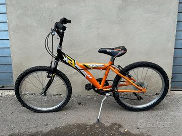 SP002-BiciclettaMTB MountainBike bambino e casco