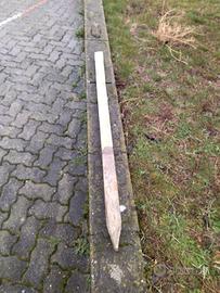 Sostegni in legno per orto o giardino