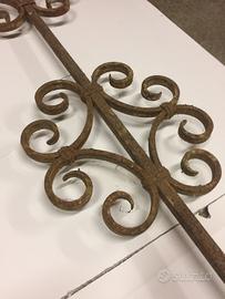 Antica inferriata per sopra luce portoni o volte