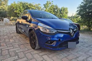 Clio IV 2017 0.9 tce Moschino Intens Gpl 90cv
