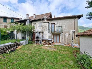 CASA SEMINDIPENDENTE A BUSALLA
