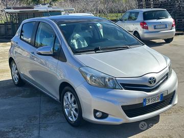 Toyota Yaris 1.4 D-4D 90cv 5p Lounge MY 2013