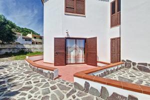 3 LOCALI A LOIRI PORTO SAN PAOLO