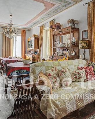 Villa di 250 m² con più di 5 locali a Torriglia