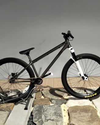 Dirt Evil – allestimento top con forcella Manitou