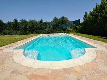 Ampia villetta con piscina esclusiva