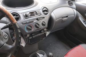 auto Toyota Yaris luna 1.3 