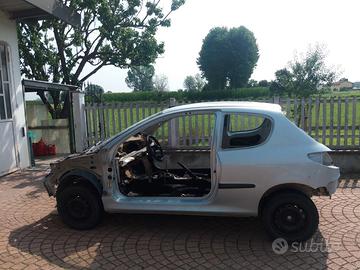 Peugeot 206 1.4 benzina ricambi