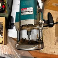 Fresatrice verticale Makita