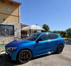 Alfa Romeo Stelvio 2.2 q4 210 cv Veloce blu misano