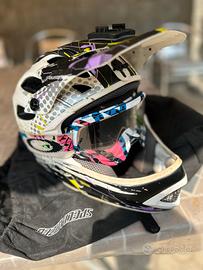 Casco downhill Specialized