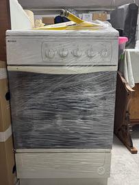 Cucina INDESIT (Piano Cottura + Forno) - Bianca