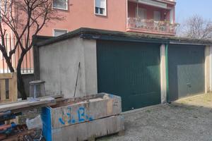 Piccolo box perfetto per moto o magazzino