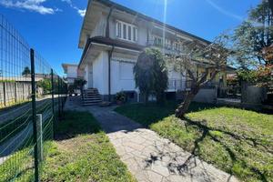 Appartamento di 220 m² con 4 locali a Dairago