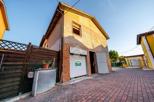 CASA SEMINDIPENDENTE A MINERBIO