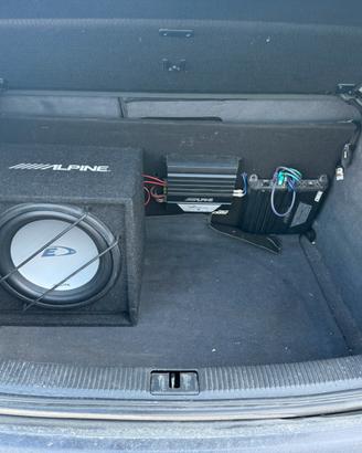 Pannello con subwoofer 32cm e amplificatori alpine