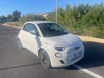 Fiat 500e 42 kw/h  3+1  Icon 18500km