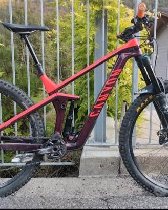 Bici enduro Canyon Strive CF 7