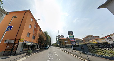 Ampia stanza di 30mq disponibile da subito
