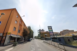 Ampia stanza di 30mq disponibile da subito