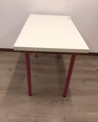 6  tavolo/scrivania Vika Amon