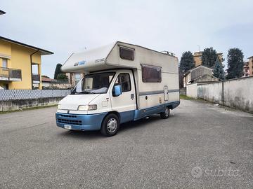 Auto-Roller mansardato pari al nuovo