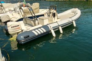 Imbarcazione gommone