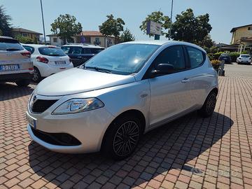 Lancia Ypsilon mod gold