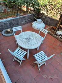 tavolo e 4 sedie