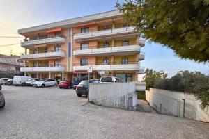 4 LOCALI A SAN SALVO