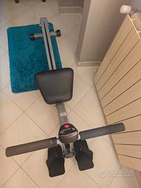 2 Attrezzi Sport in casa : 1 stepper , 1 vogatore