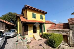 CASA SEMINDIPENDENTE A CERANESI
