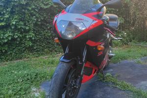 Aprilia RSV 1000 - 2001