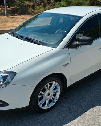 lancia delta benz/gpl (di serie)