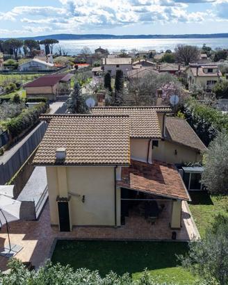 Villa di 130 m² con 5 locali a Trevignano Romano
