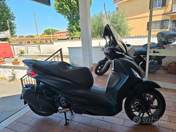 Piaggio Beverly 300 HPE 2024 UNIPRO KM 14.477