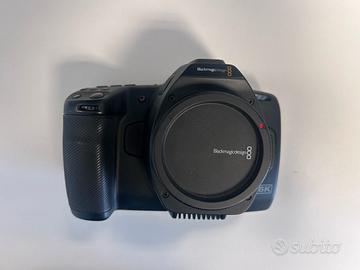 Blackmagic Pocket Cinema Camera 6K Pro + cage