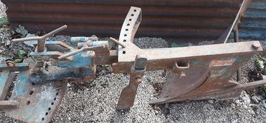 Aratro per  trattori da 20 a 35 cv