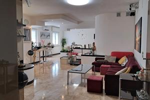 AMPIO APPARTAMENTO DI 200mq CON GIARDINO URBANO