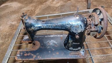 Macchina da cucire SINGER vintage 