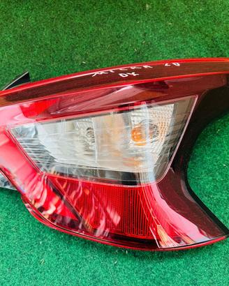 Fanale posteriore destro Nissan Micra