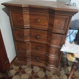 cassettiera con scrittoio in legno antico
