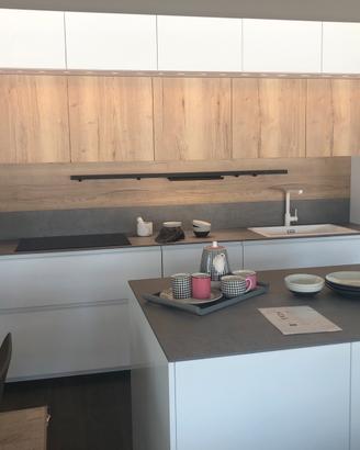 Cucine e divani in svendita dal nostro magazzino