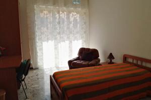 STANZA ampia ben arredata di fronte Osp.Pugliese