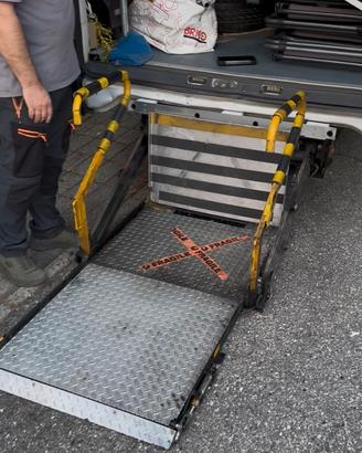 Rampa disabili idraulica