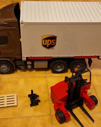 camion Scania UPS BRUDER ORIGINALE CON ELEVATORE 