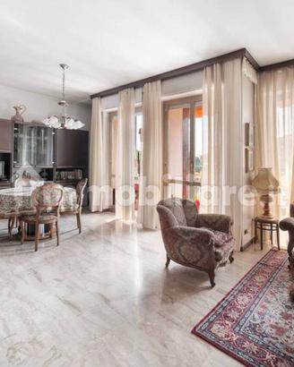 Appartamento di 177 m² con 5 locali e box auto dop