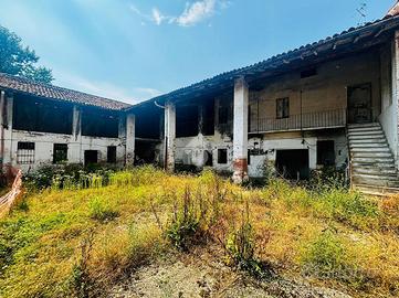 RUSTICO A FORNOVO SAN GIOVANNI