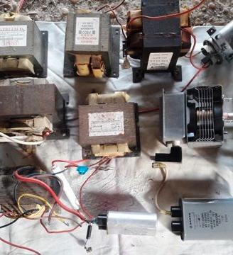 Trasformatori condensatori e magnetron