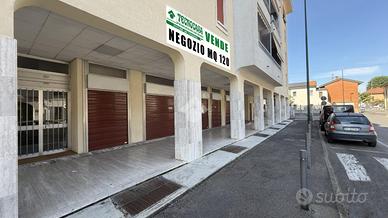 NEGOZIO A PADERNO DUGNANO